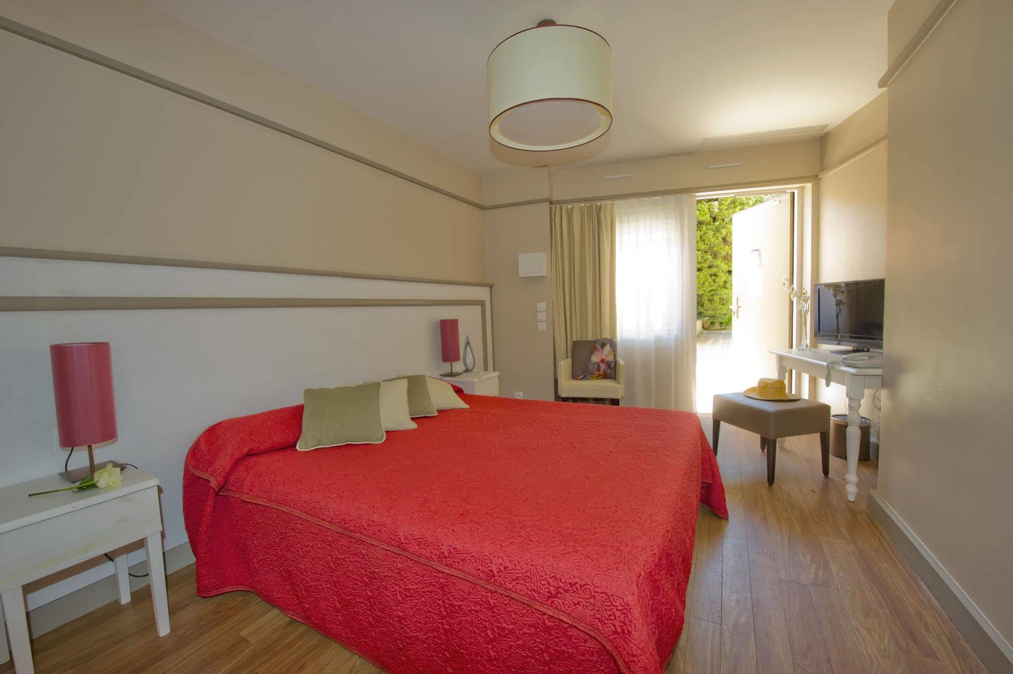 Hotel Mileade Mediterranee - Port-Frejus Exterior photo